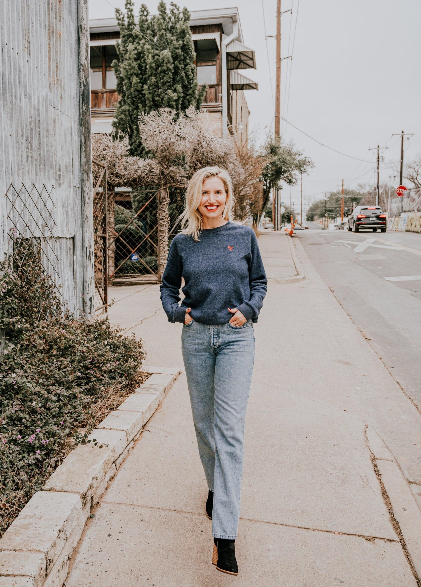 Unisex - 'Inside Out' Cozy Fleece Sweatshirt - Navy